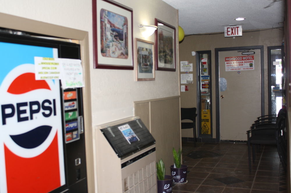 แทรเวลลอดจ์ บาย วินด์แฮม แบลร์มอร์ Motel Blairmore ภายนอก รูปภาพ