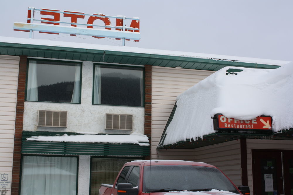 แทรเวลลอดจ์ บาย วินด์แฮม แบลร์มอร์ Motel Blairmore ภายนอก รูปภาพ