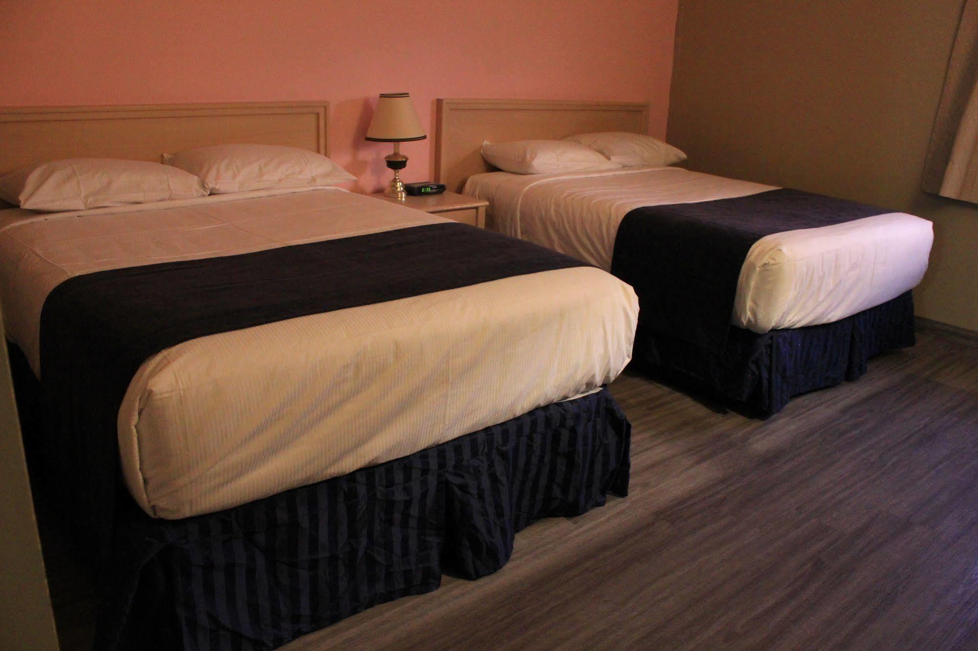 แทรเวลลอดจ์ บาย วินด์แฮม แบลร์มอร์ Motel Blairmore ภายนอก รูปภาพ