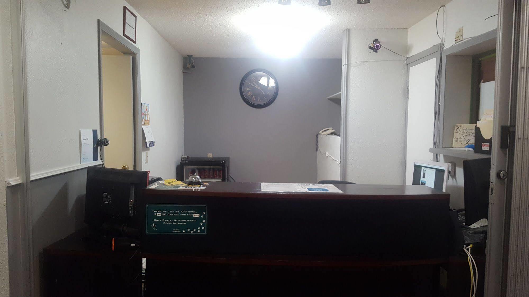 แทรเวลลอดจ์ บาย วินด์แฮม แบลร์มอร์ Motel Blairmore ภายนอก รูปภาพ